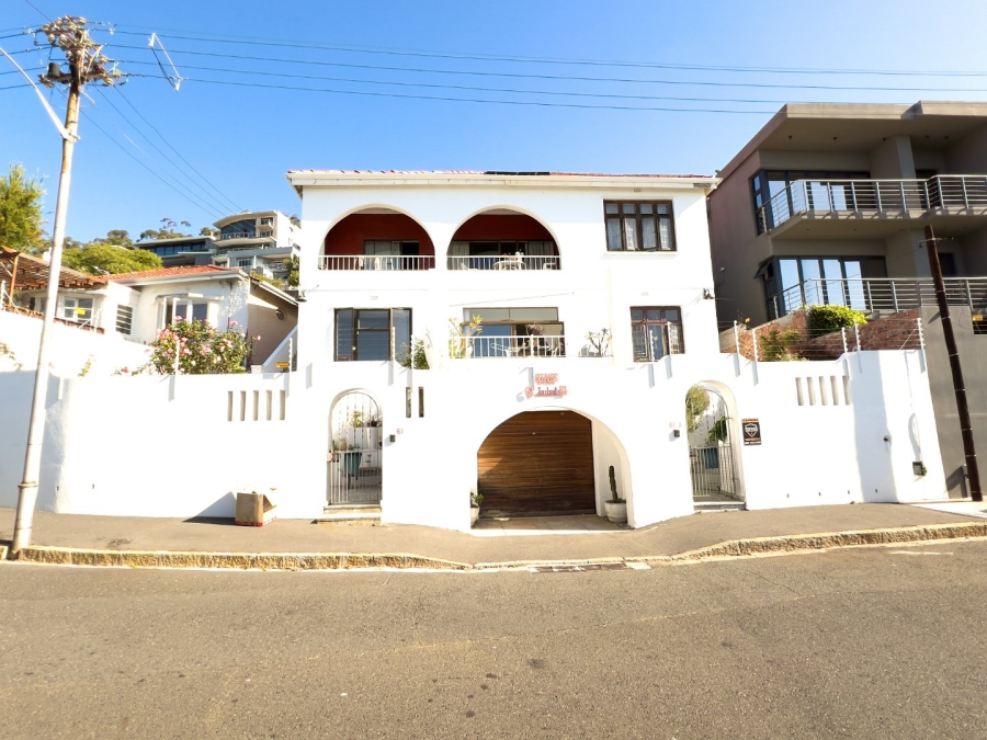 To Let 1 Bedroom Property for Rent in Green Point Western Cape